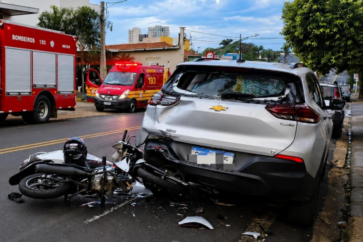Homem de 31 anos bateu na traseira de veículo estacionado