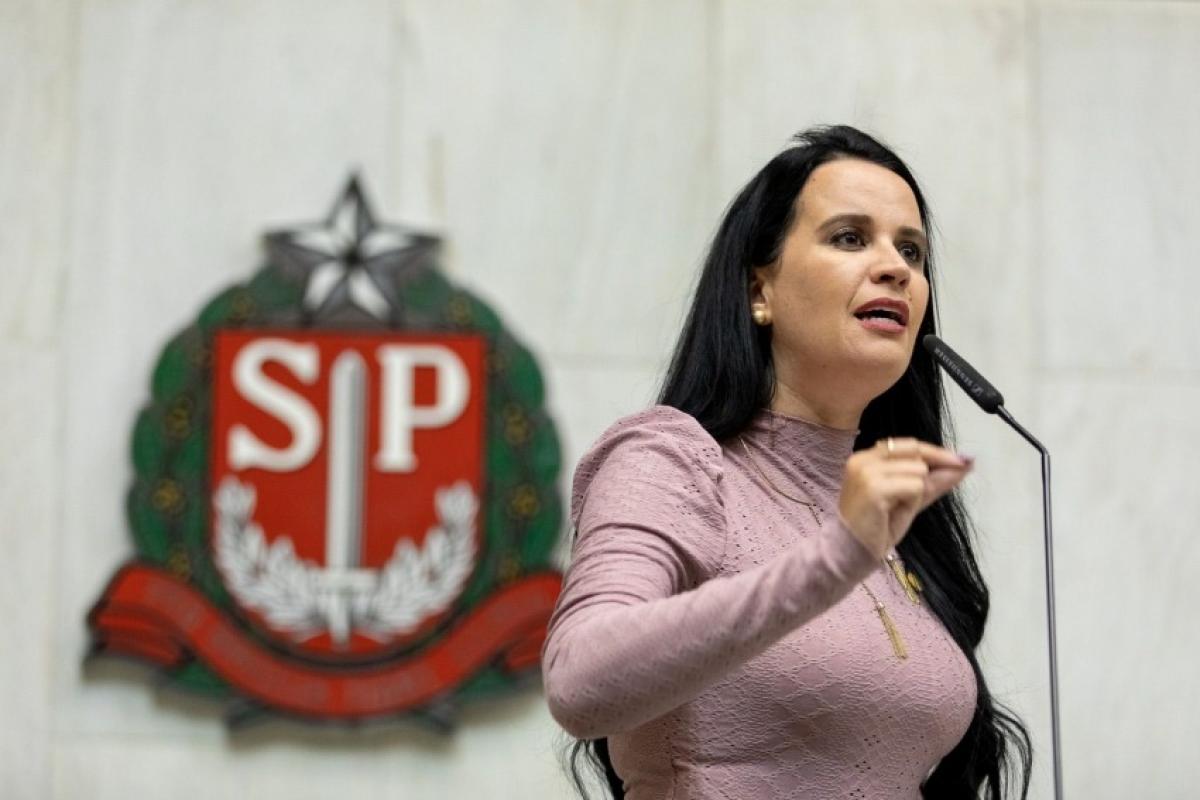 Letícia Aguiar