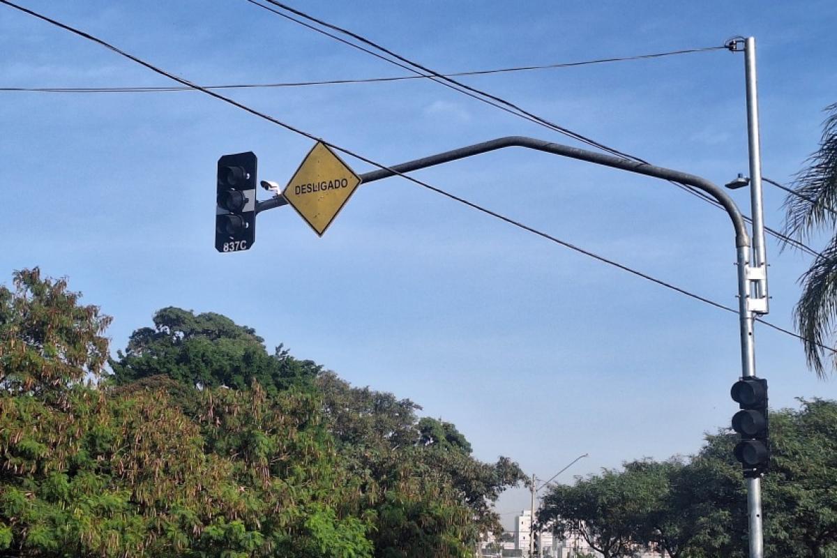Equipamentos entram em operação no Jardim dos Oliveiras e usam câmeras para ajustar a abertura conforme o fluxo.
