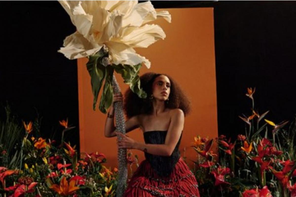 ‘Fulorá’ intitula o primeiro álbum da carreira de Bruna Black