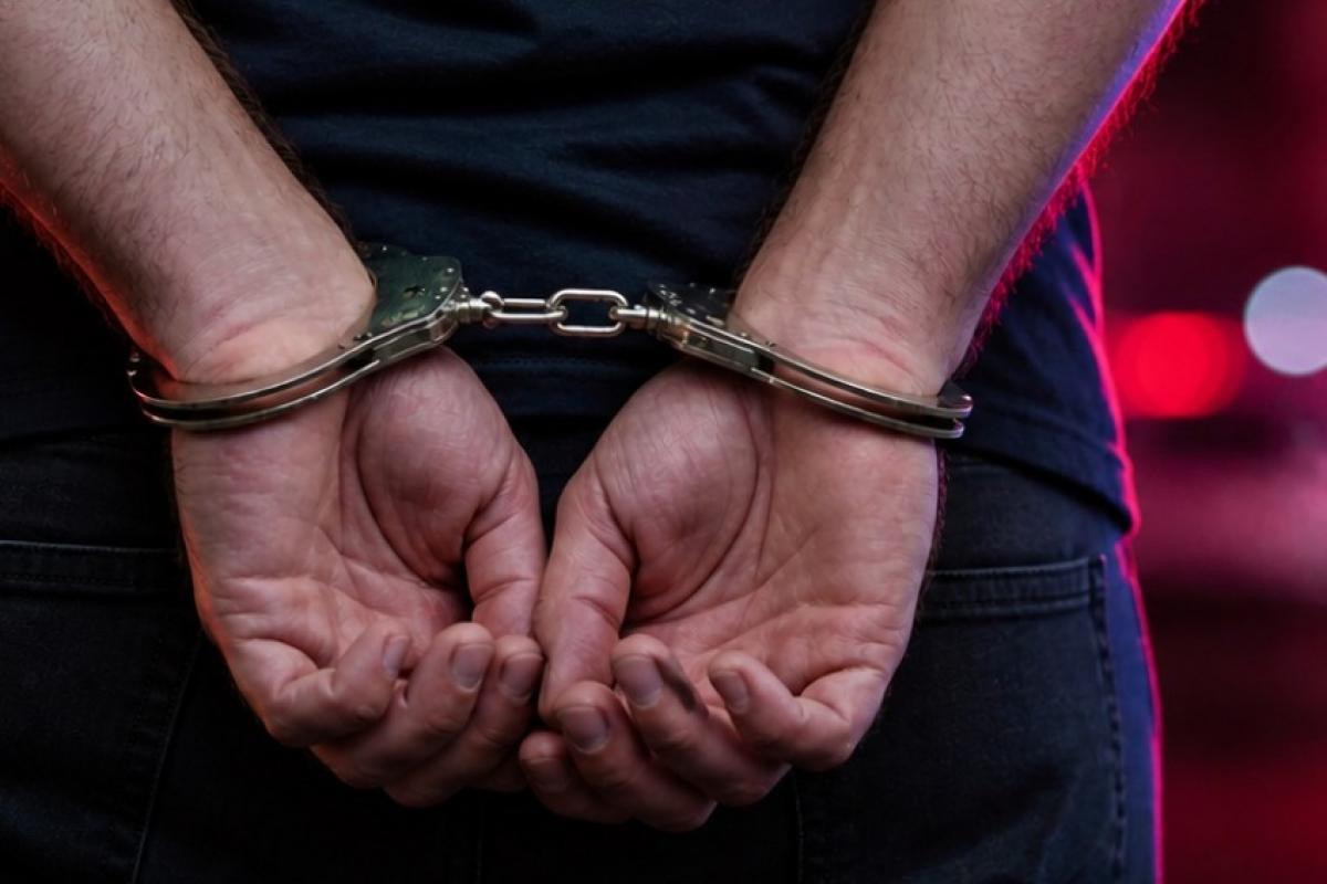 Suspeito foi preso e alegou legítima defesa
