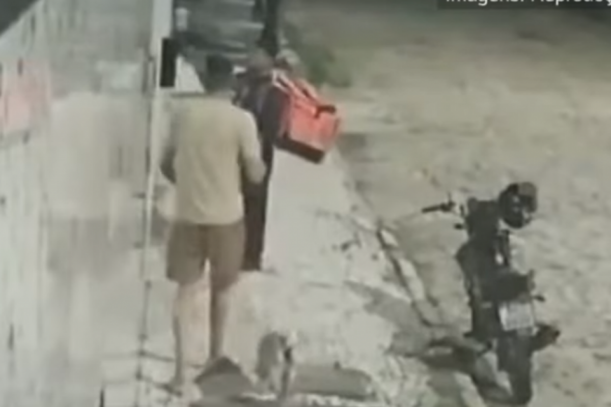 O trabalhador foi atingido por um tiro abaixo do tórax e outro de raspão no ombro.
