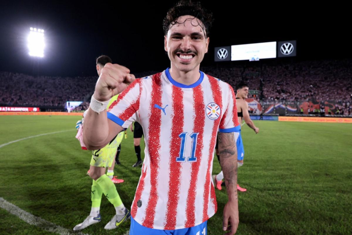 Mauricio foi o responsável pela assistência do quarto gol paraguaio, anotado por Maidana