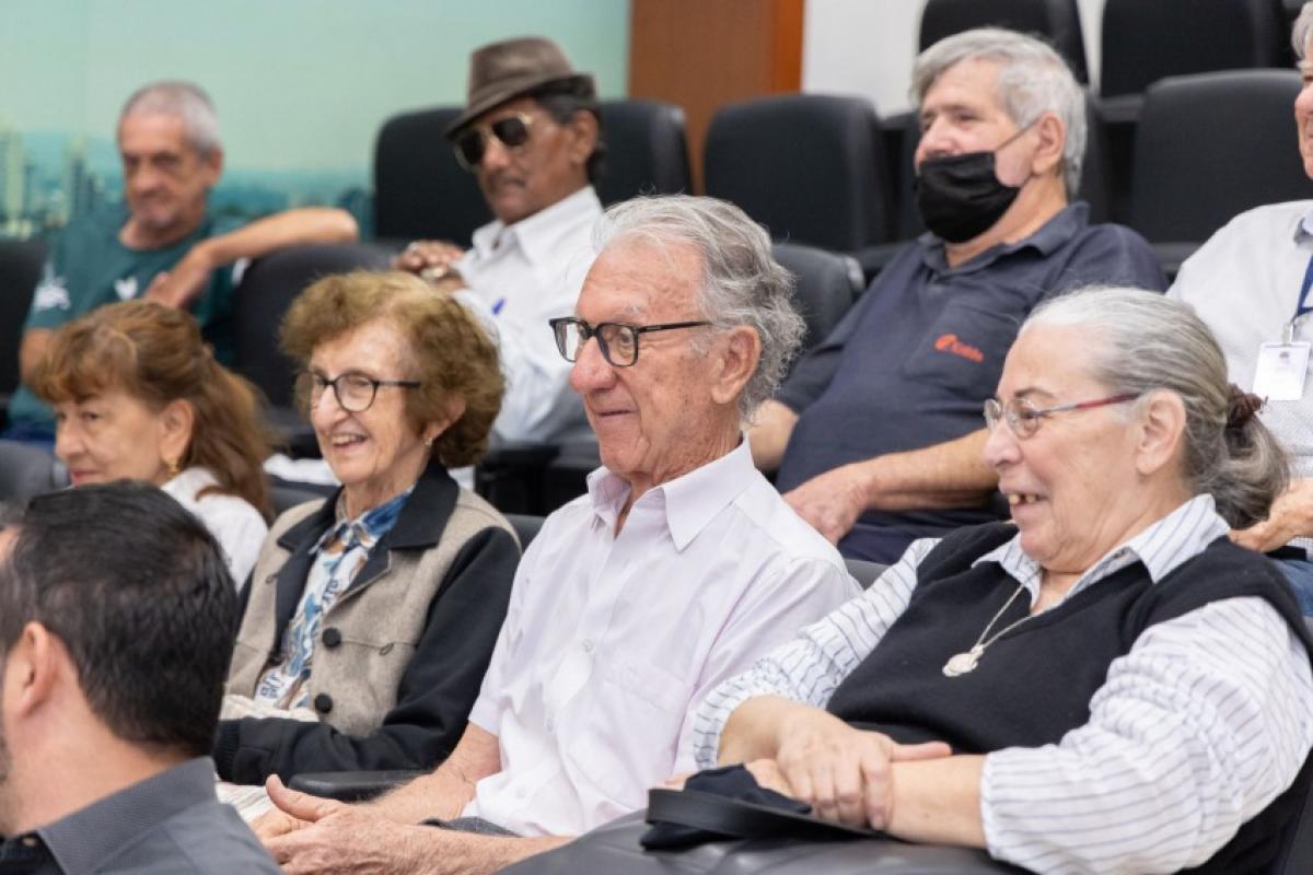 Cada vez mais brasileiros com 60 anos ou mais permanecem ativos no mercado de trabalho