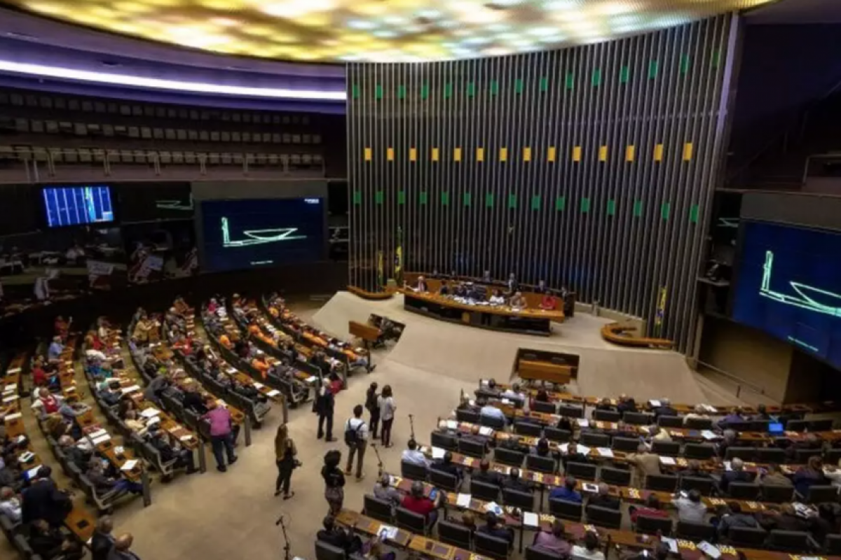De acordo com Hugo Motta, a proposta será encaminhada à comissão especial da Câmara que já analisa mudanças relacionadas ao regime do MEI.