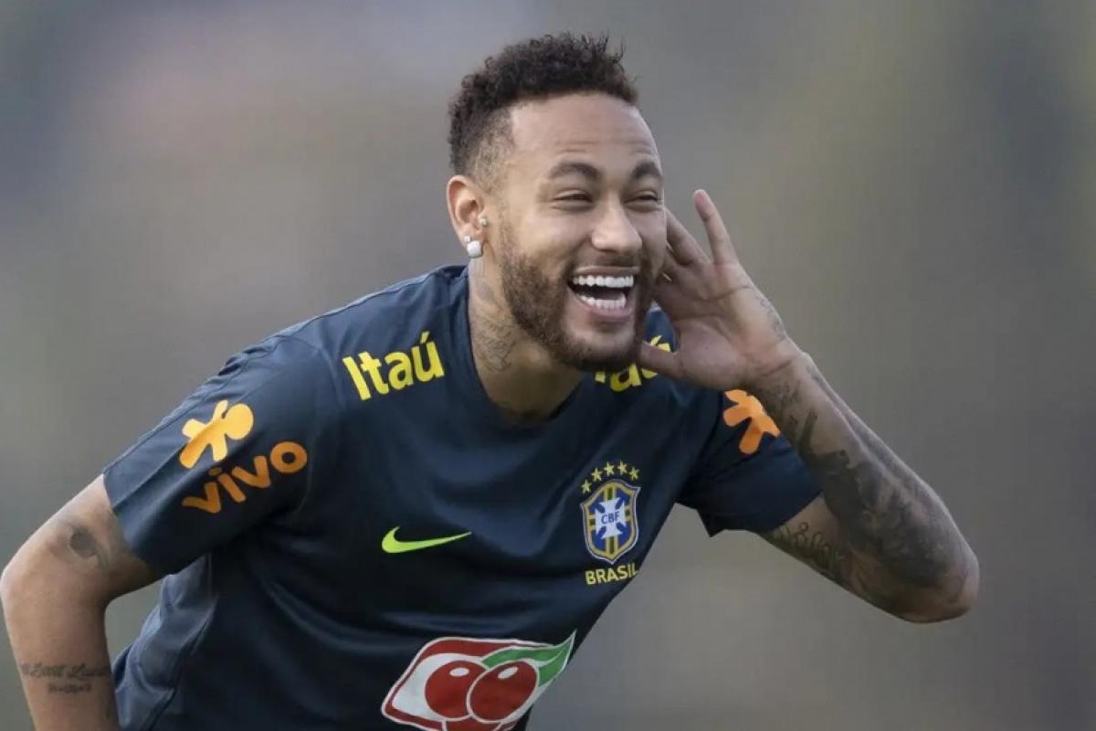 Neymar sofreu lesão muscular em maio 