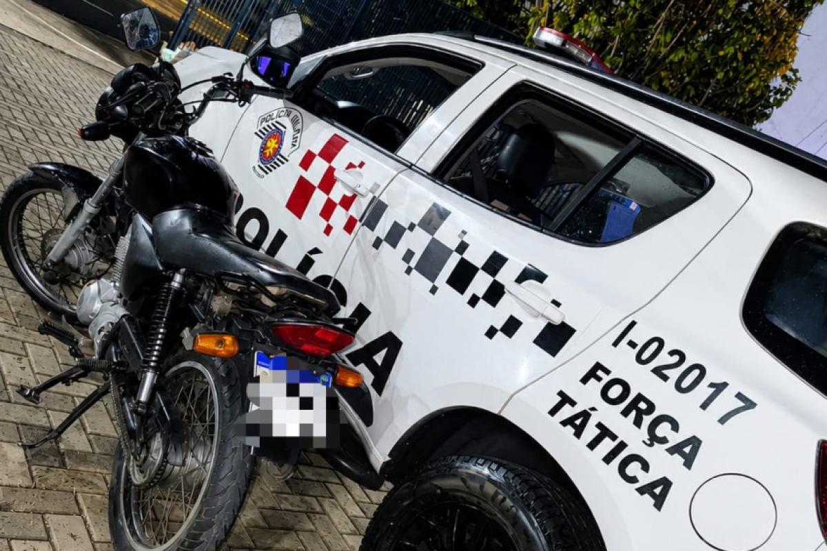 Veículo com sinais de adulteração havia sido furtado em Birigui; abordagem ocorreu durante patrulhamento da Força Tática em Araçatuba
