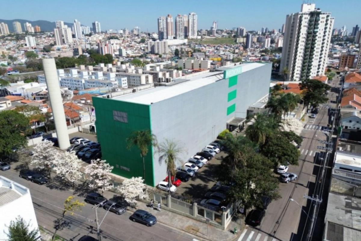 Os estagiários também receberão auxílio-transporte no valor de R$ 492,00 mensais