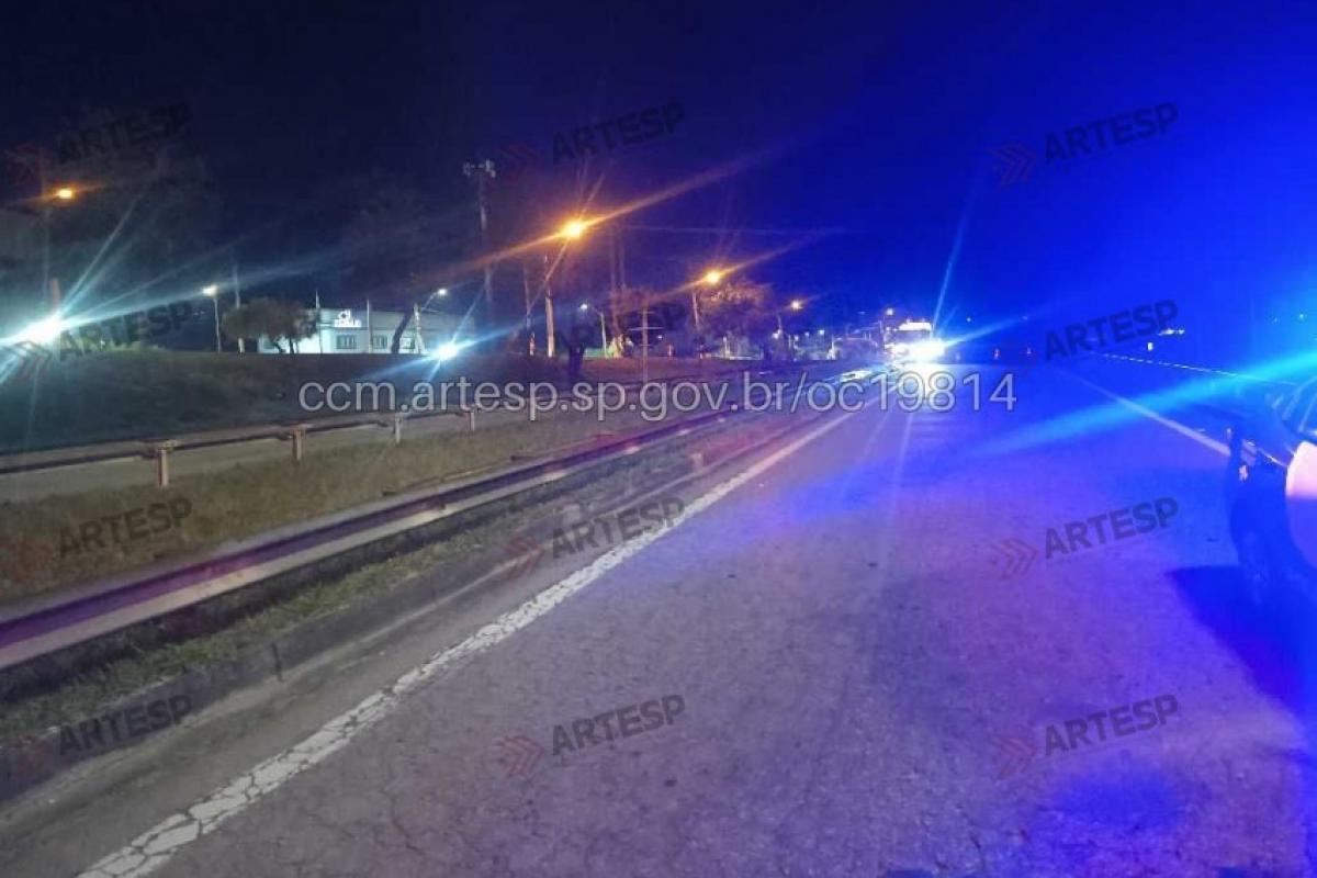 Vítima morreu após ser atingida por um veículo que fugiu do local na madrugada desta segunda-feira em uma alça de acesso da Rodovia Santos Dumont, em Campinas.