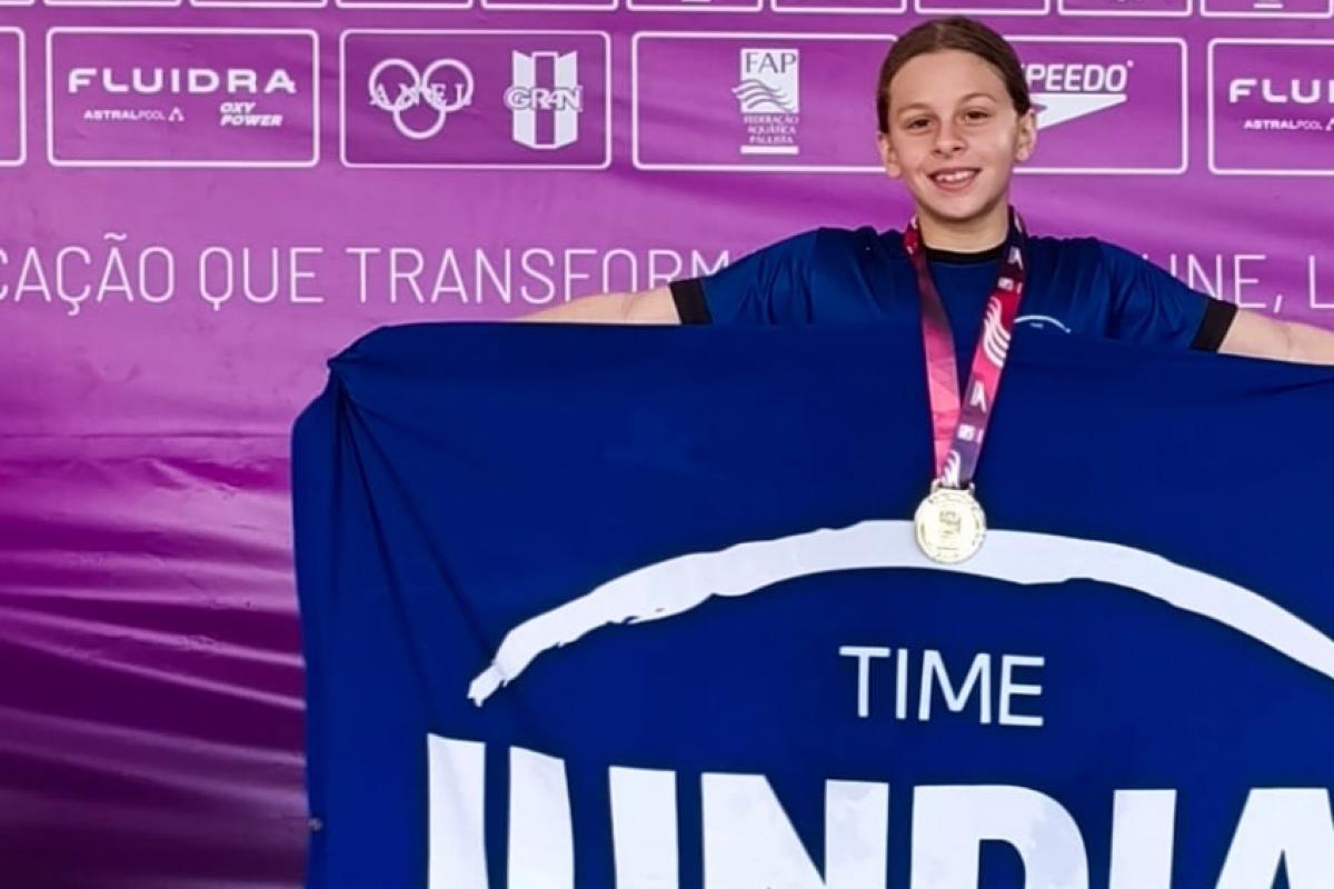 Catarina foi campeã nos 100 metros livre, com o tempo de 1min06s57, e nos 100 metros medley, marcando 1min18s43.