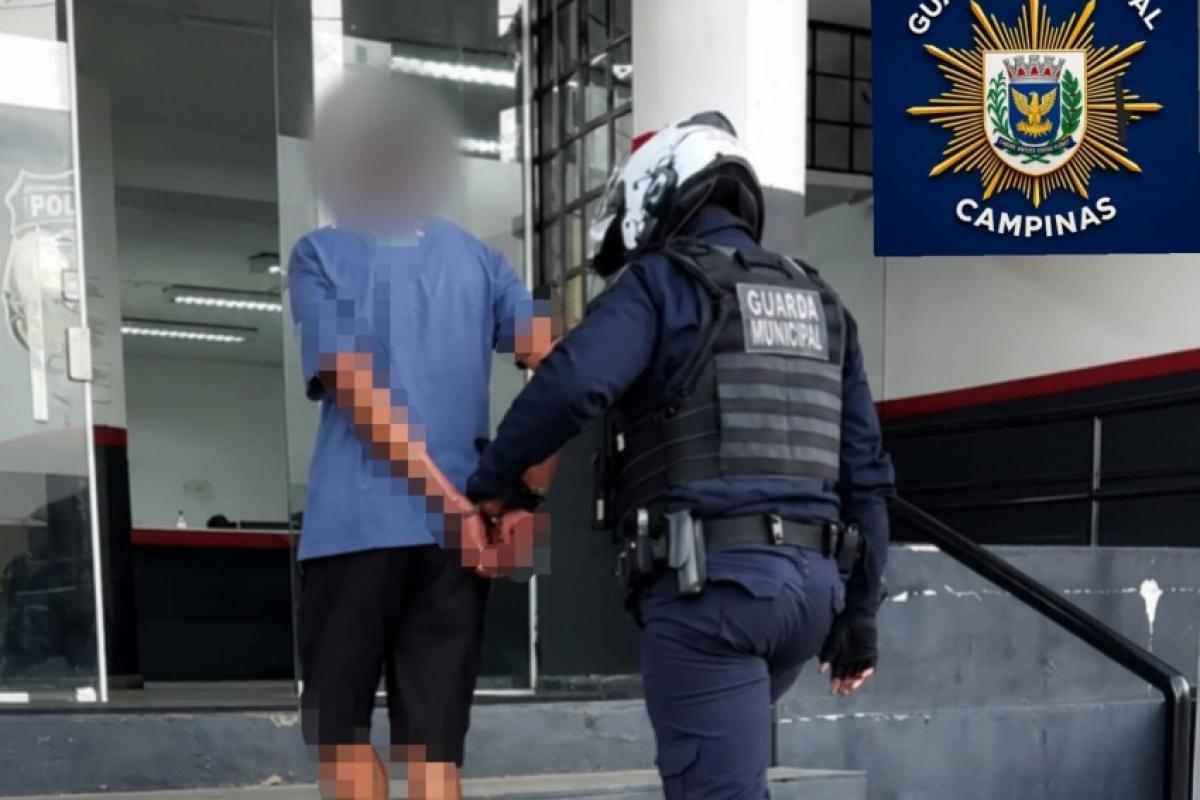 A equipe foi acionada para atender a uma denúncia e, ao chegar ao local, encontrou o suspeito, que foi imediatamente reconhecido pela vítima como autor das investidas.