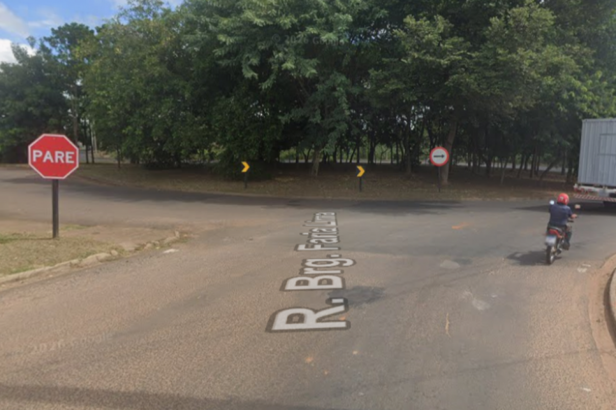 Acidente aconteceu no cruzamento da rua Brigadeiro Faria Lima com a Vicinal Caram Rezek, na Chácara Bandeirantes