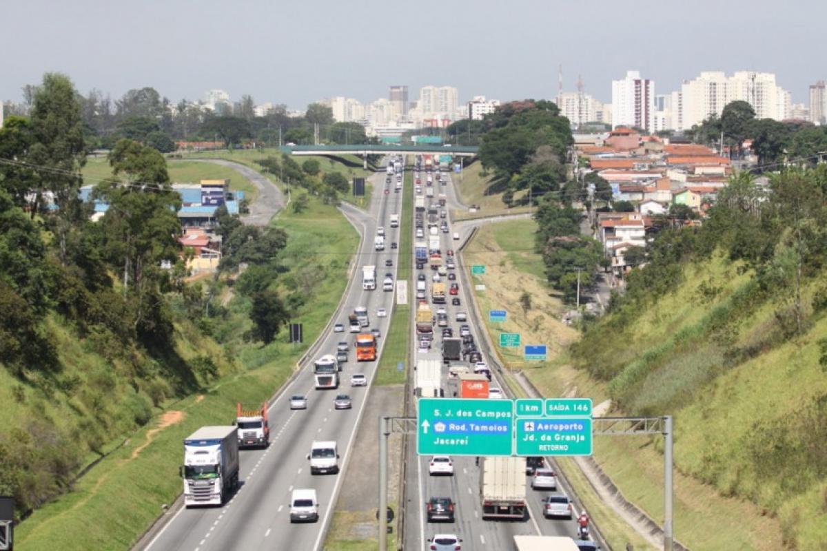 Rodovias devem ter tráfego intenso a partir das 11h deste domingo