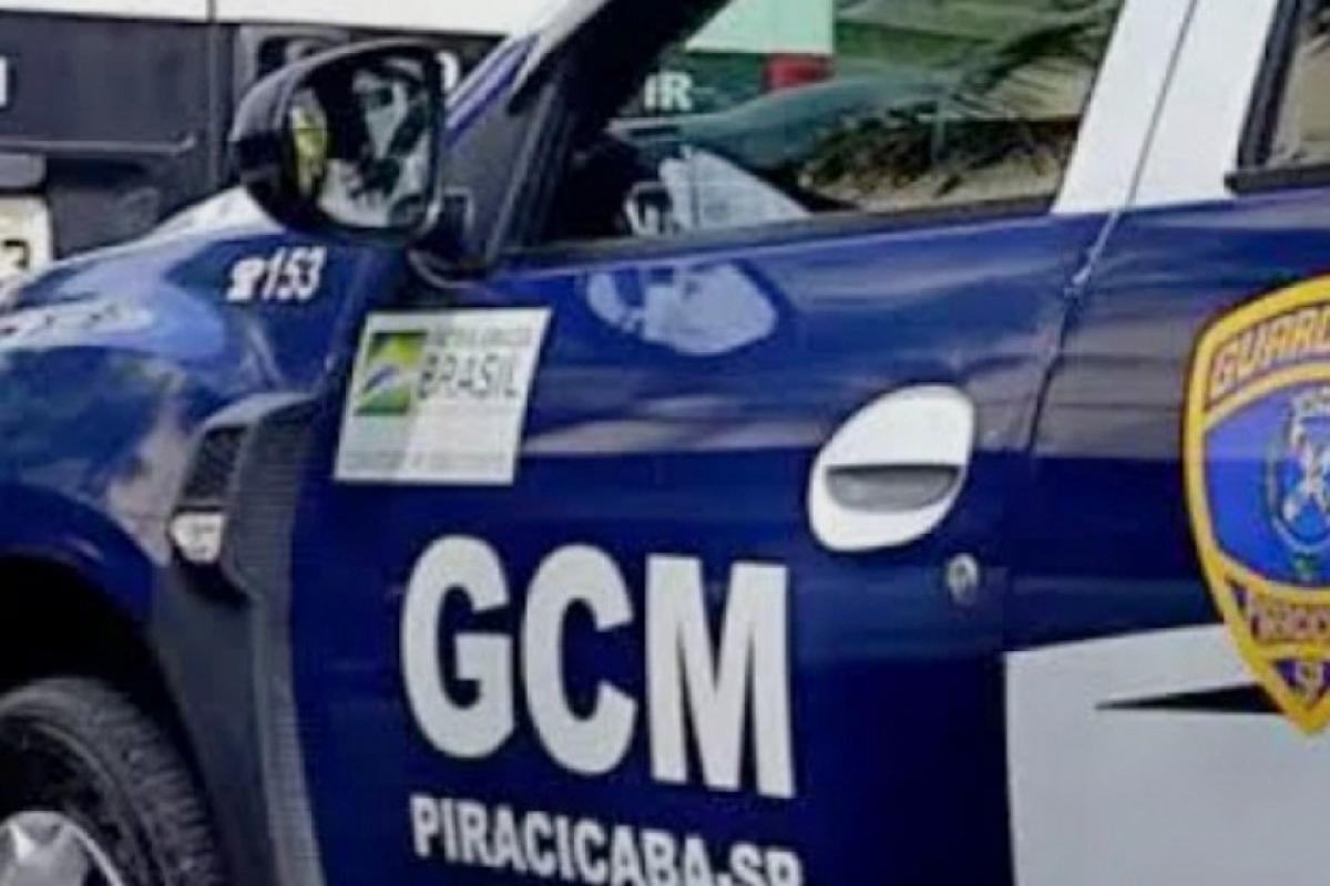 A GCM Piracicaba foi acionada e prendeu o indivíduo. 