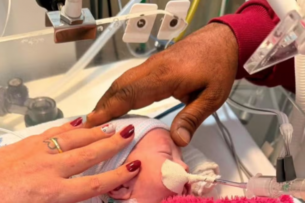 Noah nasceu em 15 de junho e estava internado na UTI Neonatal. 