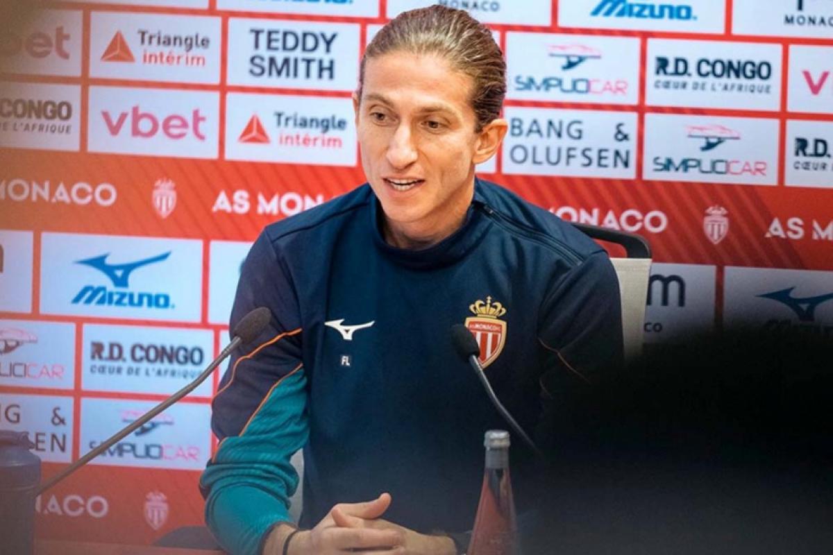 Filipe Luís deu a primeira entrevista coletiva como treinador do Monaco