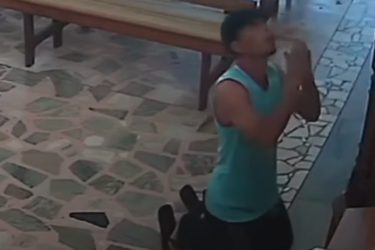 O furto foi praticado na Igreja Matriz Nossa Senhora do Carmo, no município de Carmo do Rio Claro. 