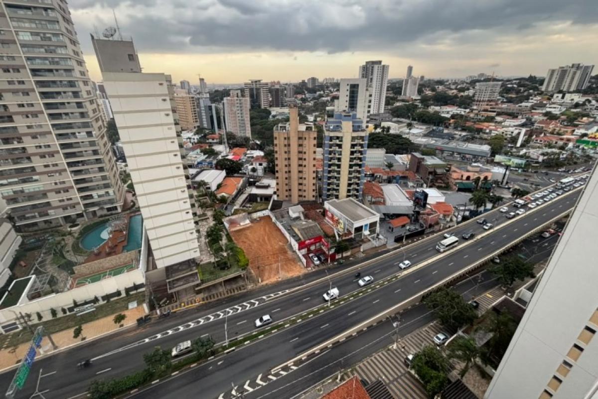 Depois de atingir 30,5°C, Campinas teve rajada de 64,2 km/h, ligeira queda na temperatura e registro de garoa no fim da tarde.