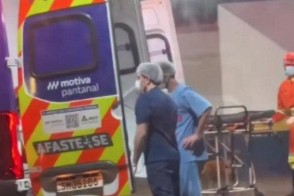 O veículo bateu contra uma cerca no pátio de um posto às margens da BR-163.