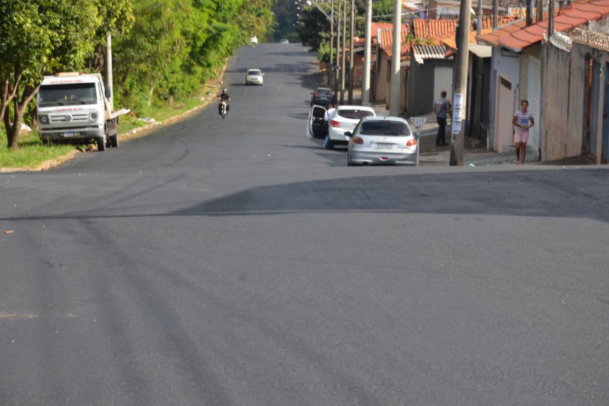 Avenida Margarida Fornazier, no Jardim Portinari, após recapeamento 