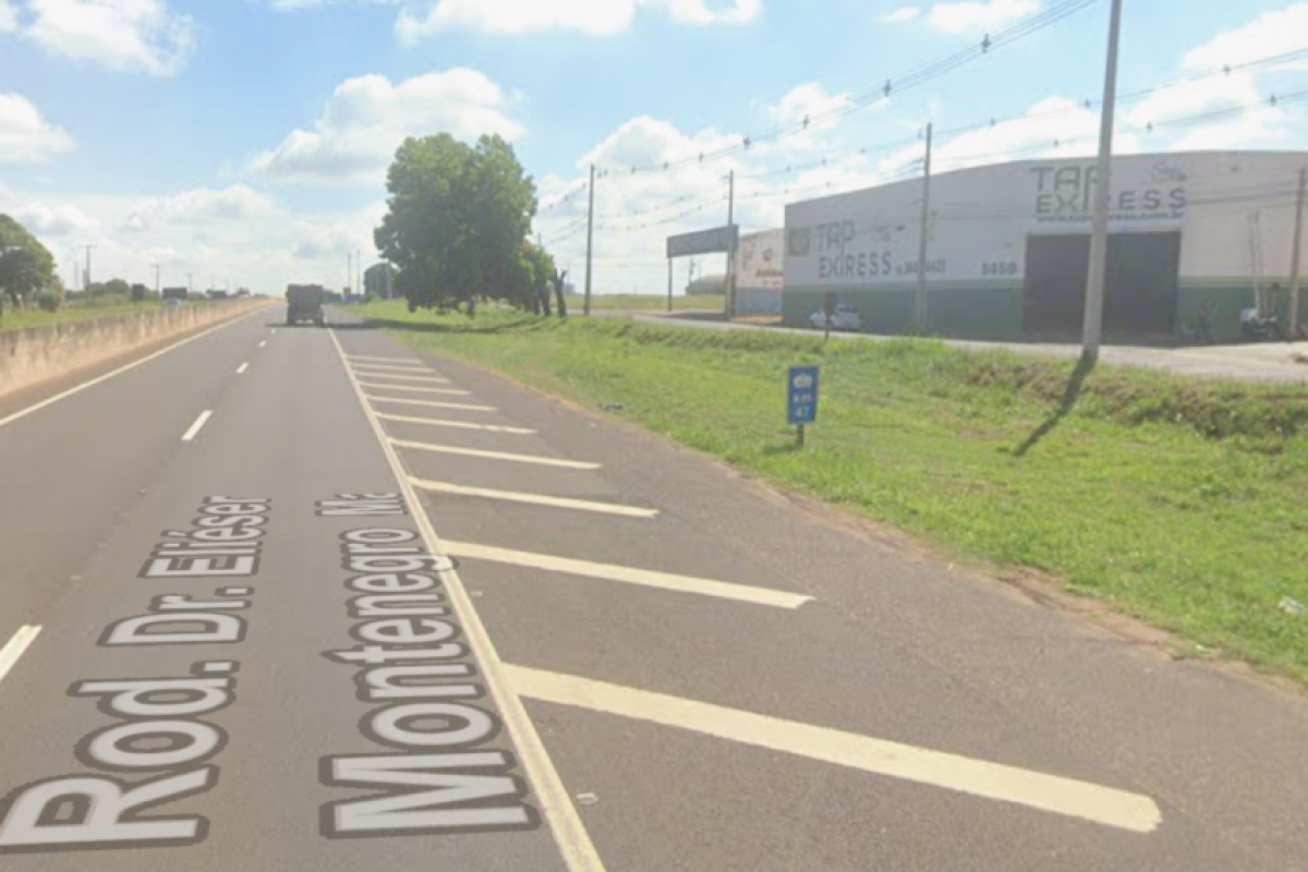 Casal estava com uma GM Montana parada na altura do quilômetro 47 da rodovia quando avistou a menina caminhando sozinha