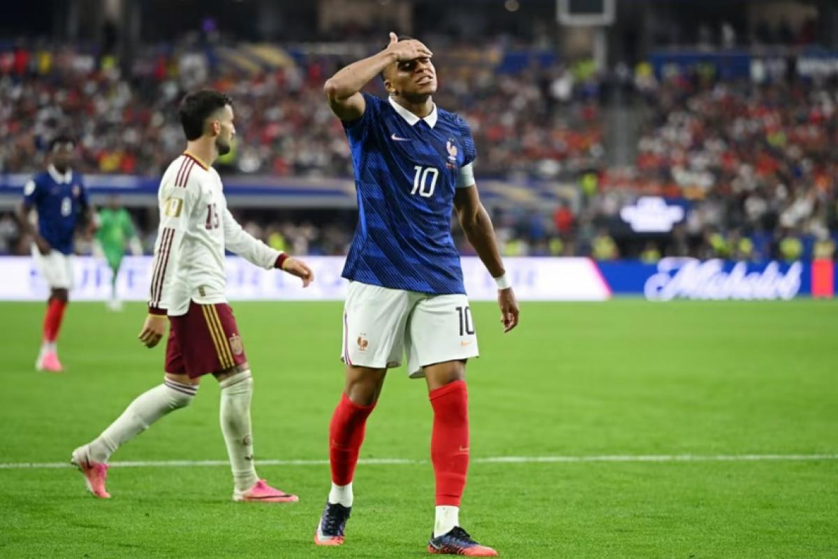 Mesmo que não vá disputar a final, Mbappé ainda está vivo na disputa pela artilharia