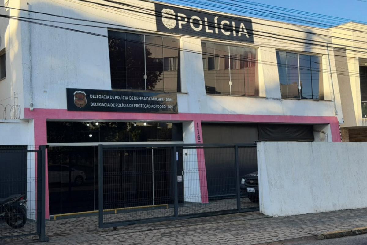 A delegada plantonista decidiu manter a prisão pelos crimes de lesão corporal, ameaça e violência doméstica