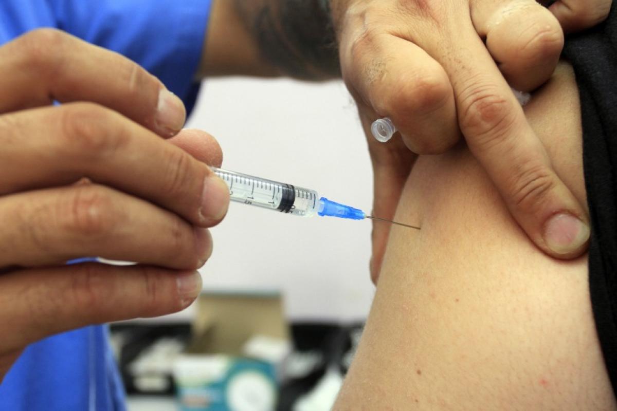 Crianças têm apenas 46,17% de cobertura e idosos, 55,78%; cidade já contabiliza 20 mortes por gripe em 2026