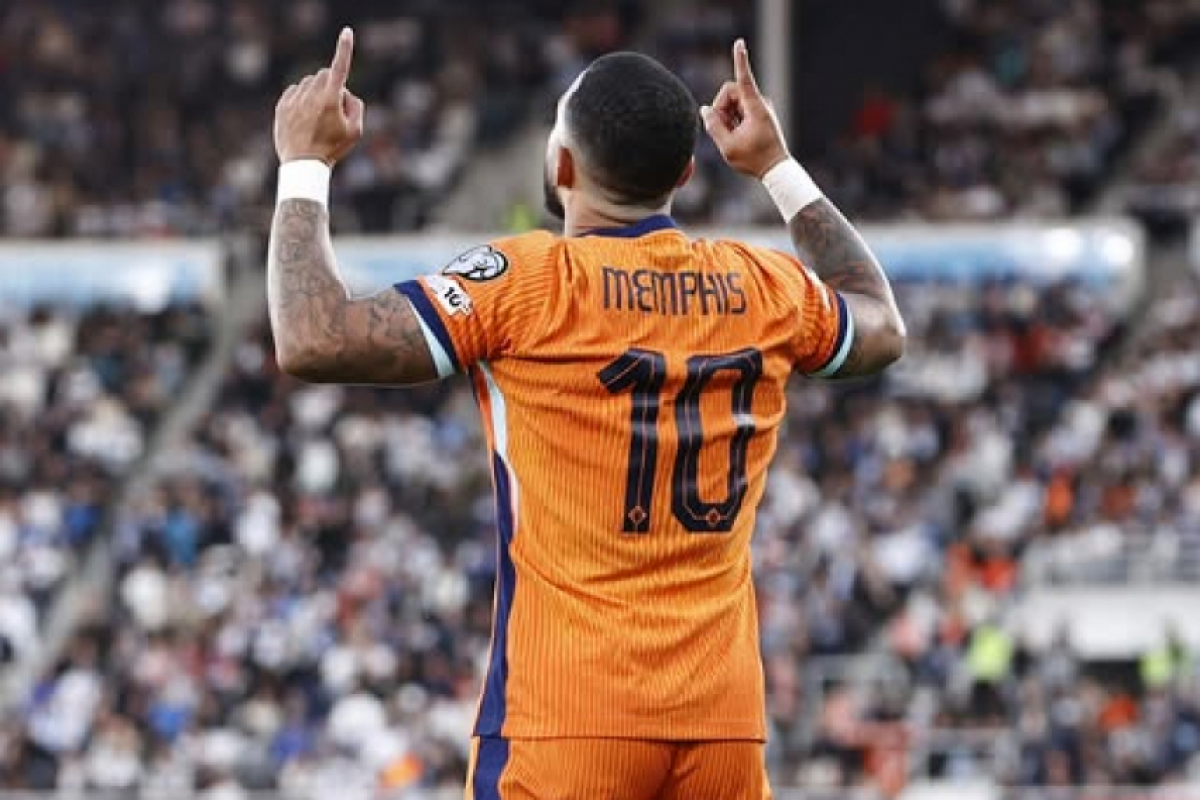 O meia-atacante Memphis Depay, do Corinthians