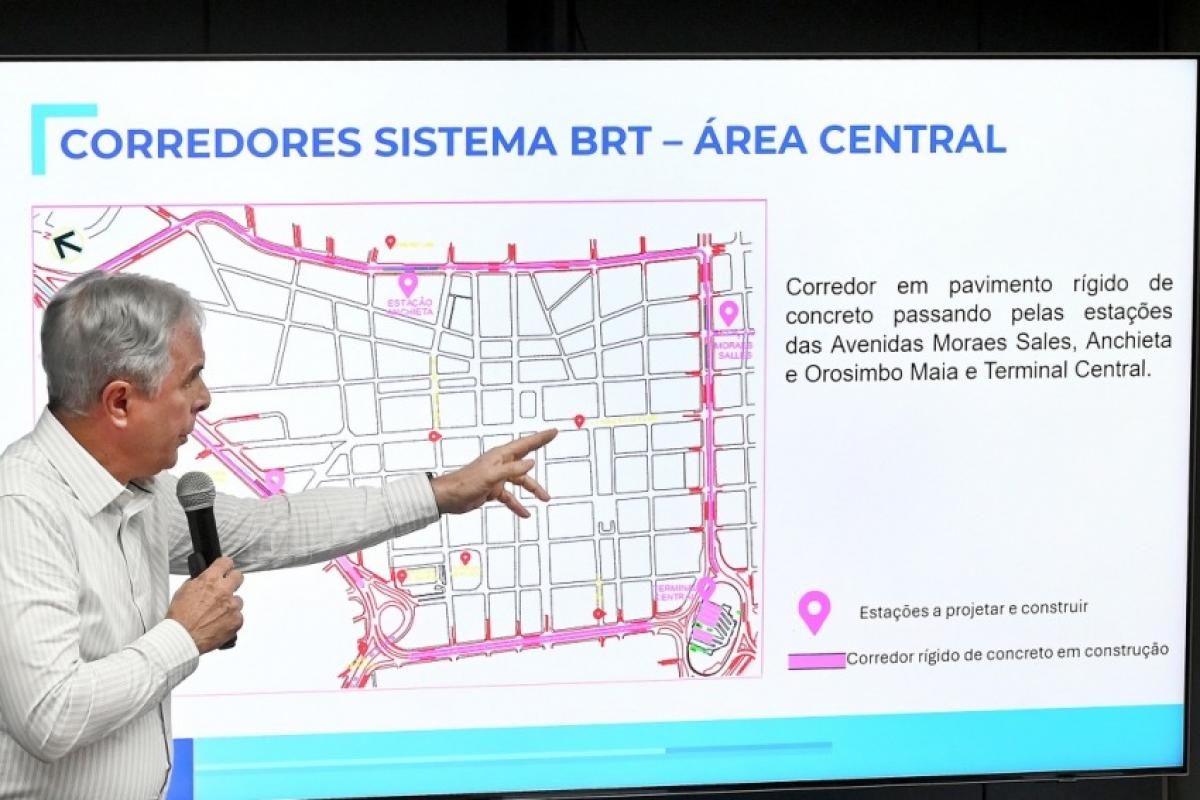 Contrato de R$ 745 mil prevê projetos de quatro estações elevadas e adaptação do Terminal Central; obras devem terminar em 2028.