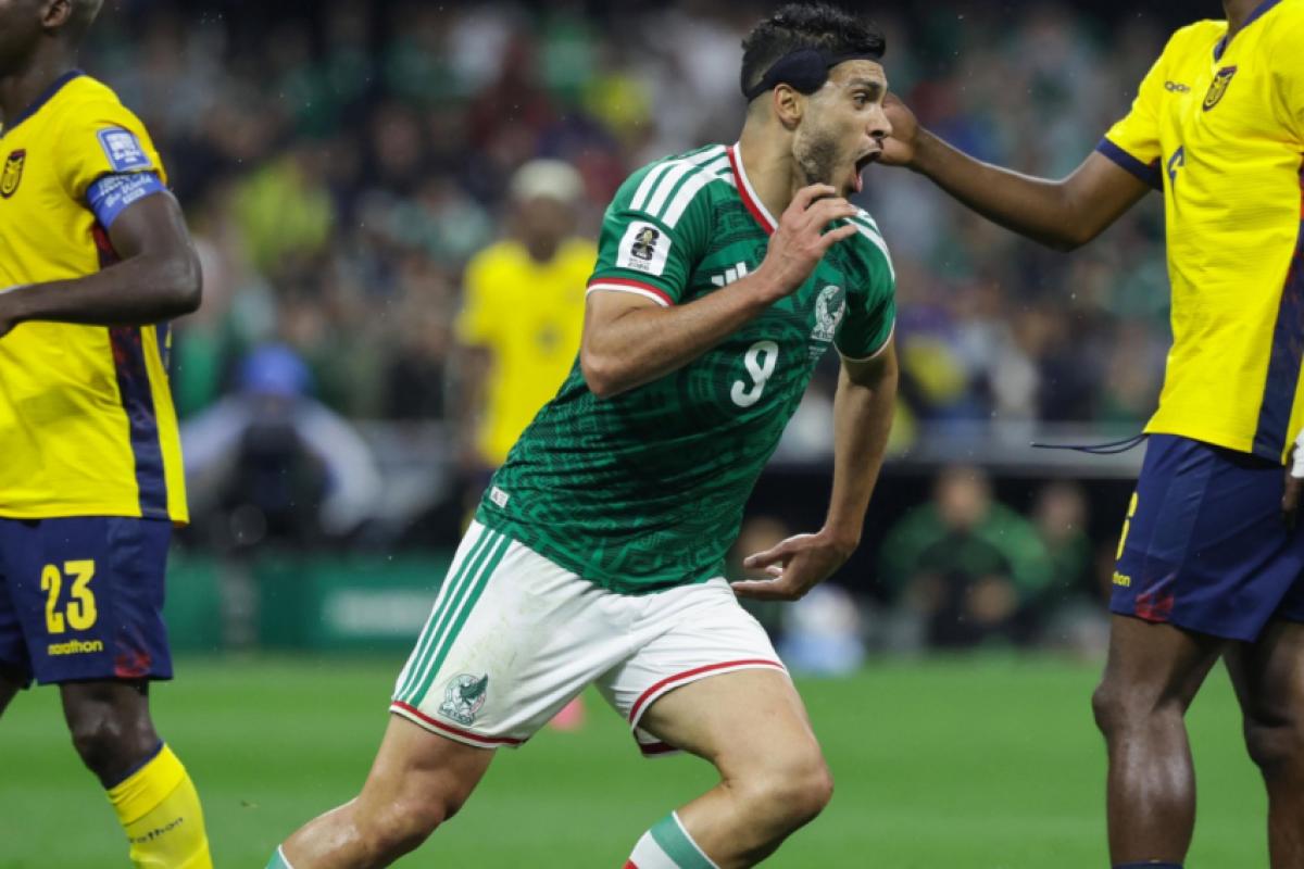 Raúl Jiménez, atacante do México