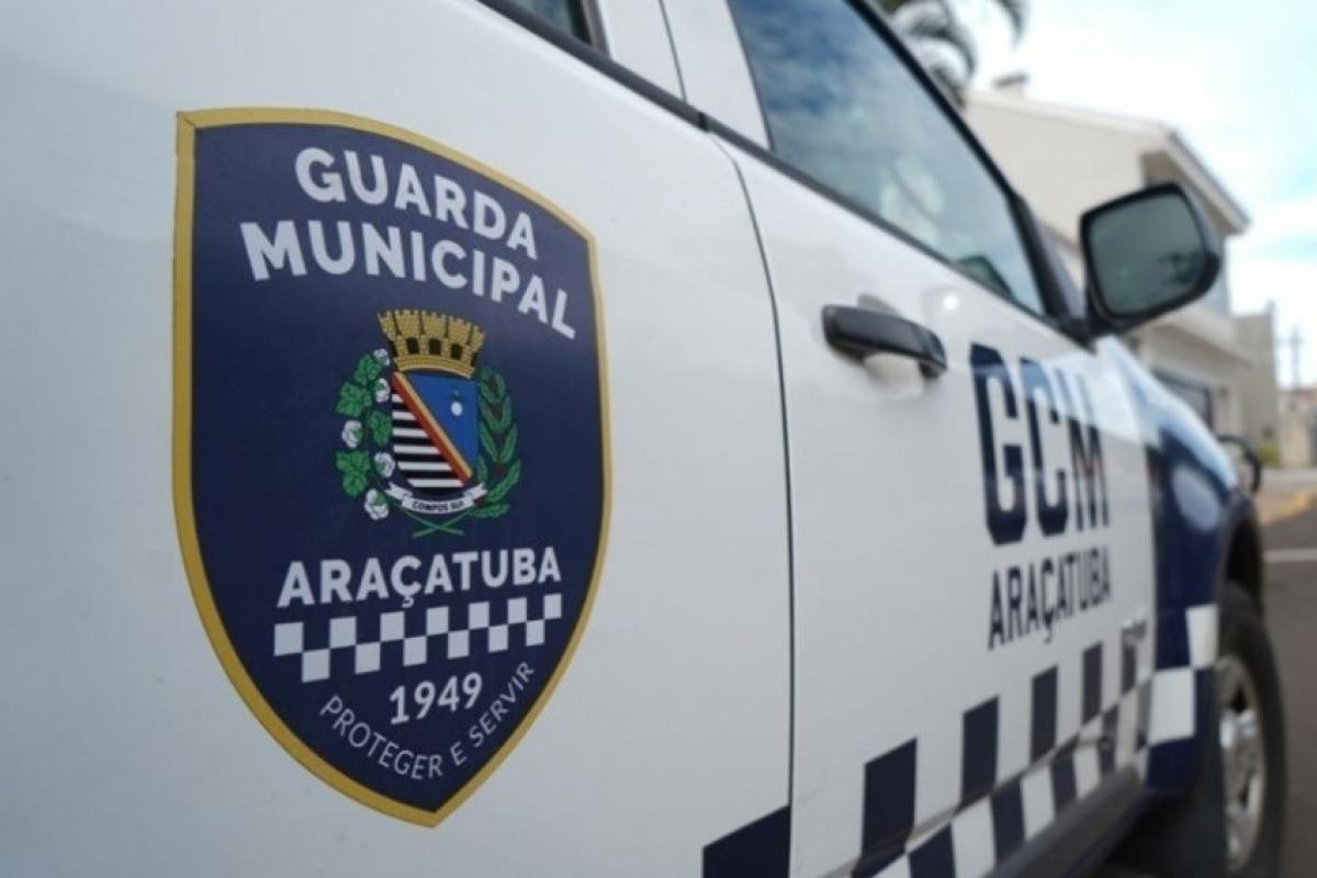Recém-nascido apresentava dificuldades para respirar quando os pais pediram ajuda a uma equipe da Guarda Civil Municipal; a rápida intervenção dos agentes evitou uma tragédia
