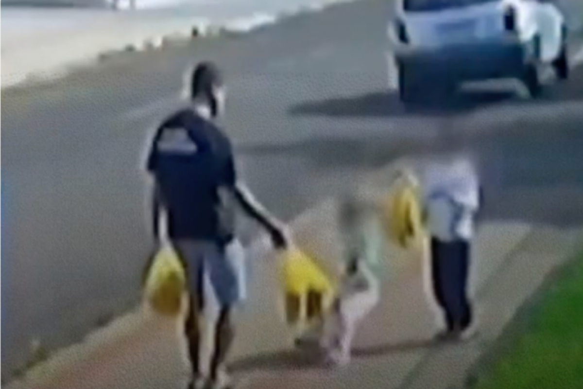  Em depoimento, o pai declarou que 'perdeu a cabeça' porque a filha chorava durante o caminho para casa.