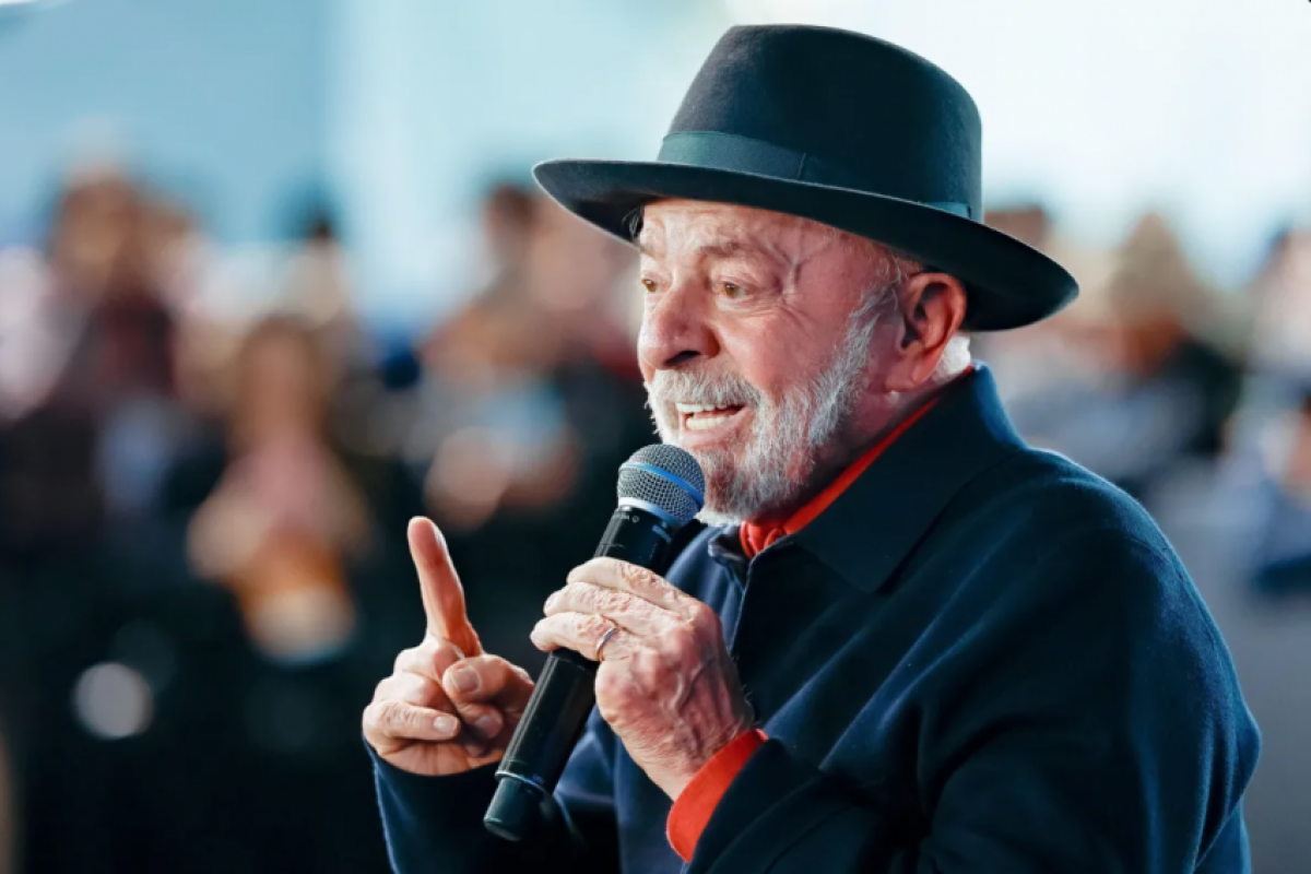 Lula afirmou que a delegação voltou praticamente vazia ao Brasil depois da eliminação na Copa.