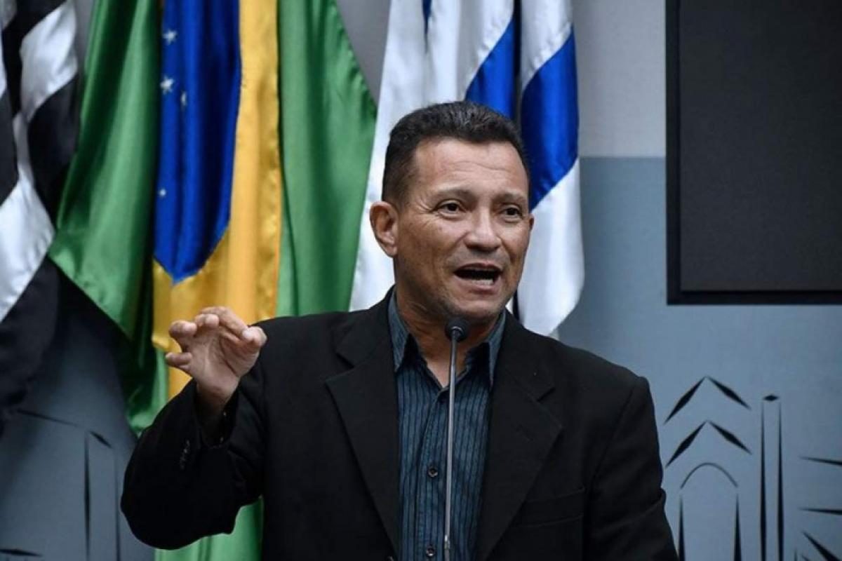 O vereador negou qualquer irregularidade, afirmou estar à disposição das autoridades e disse que nunca tentou impedir o trabalho da Polícia Civil
