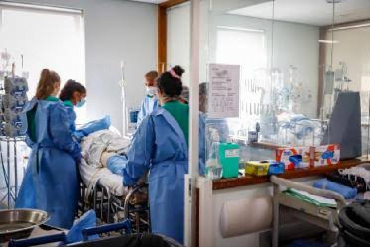  A criança estava internada em estado gravíssimo na UTI pediátrica do Hospital de Pronto Socorro de Porto Alegre.
