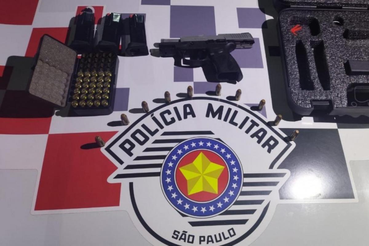 Armas foram apreendidas pela Polícia Militar 