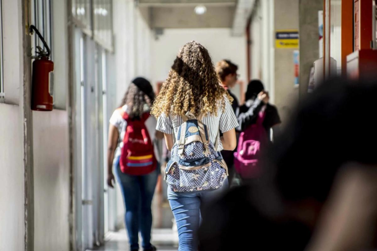 Estudantes de Araçatuba e Birigui disputam vagas para estudar no exterior
