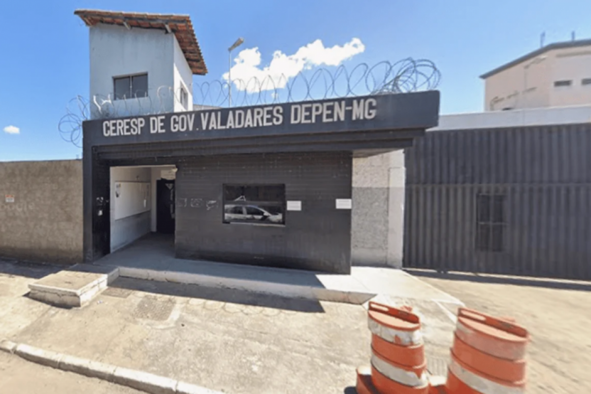 A ordem judicial é referente a condenações por crimes previstos no Estatuto do Desarmamento e por lesão corporal. 