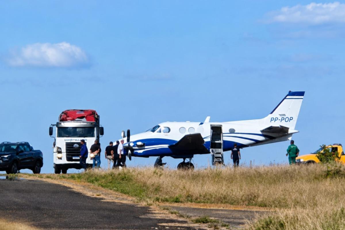 Avião apresentou falha no trem de pouso