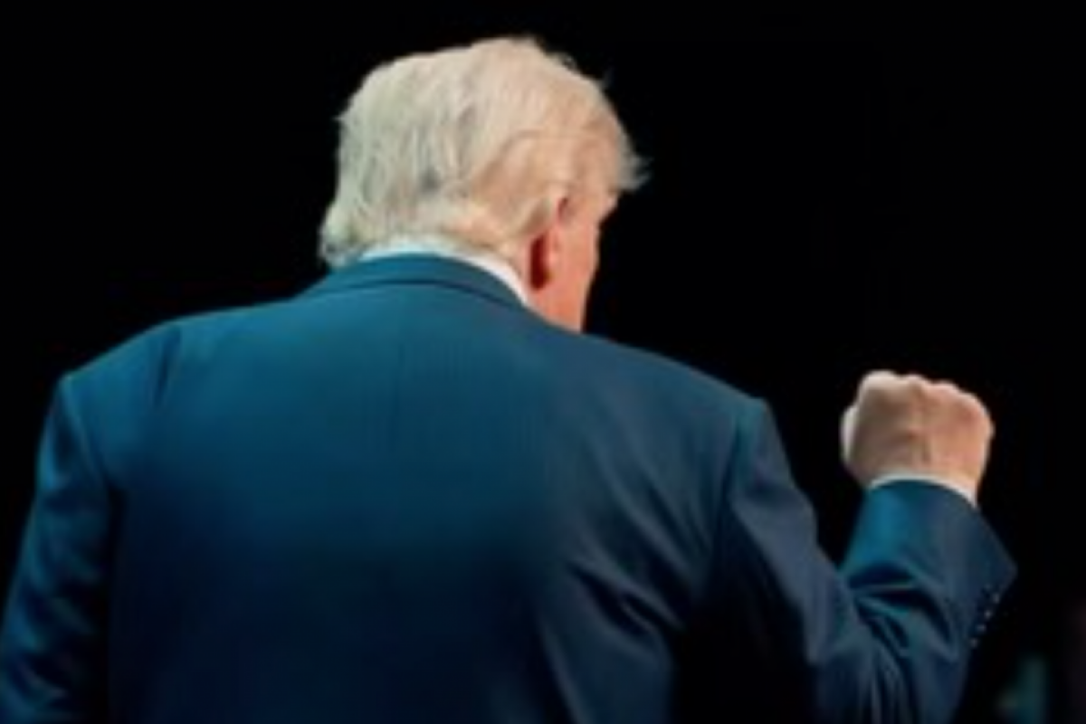 Durante entrevista ao programa de rádio de Hugh Hewitt, Trump declarou que os Estados Unidos pretendem atingir o complexo nuclear.
