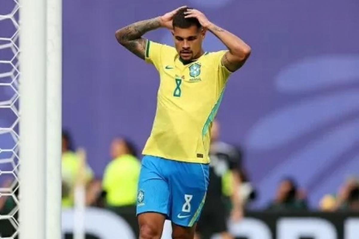 Bruno Guimarães perdeu pênalti na partida contra a Noruega