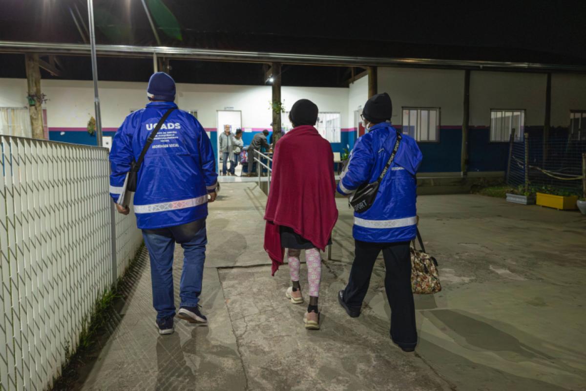 'Não dê o que sobra. Dê o que transforma' é a nova campanha que orienta a população sobre como ajudar pessoas em situação de rua
