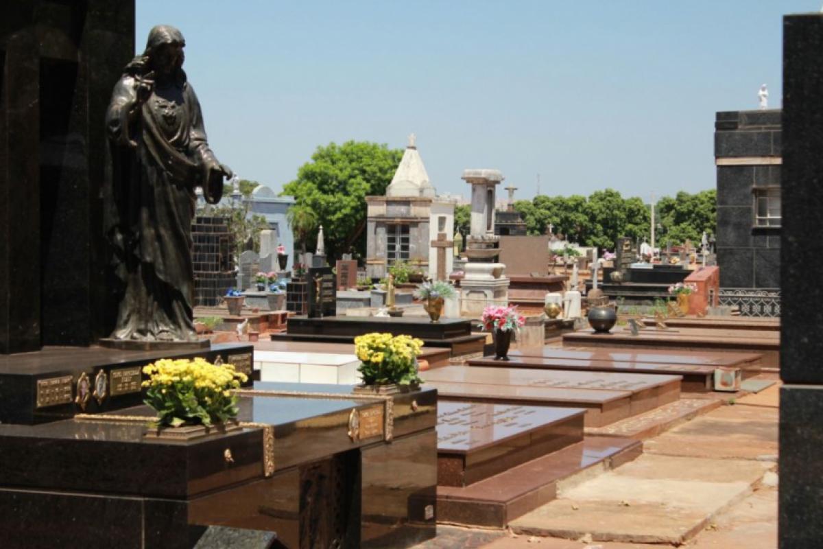 Confira os sepultamentos programados para esta segunda-feira (24), com informações sobre horário, local do velório e local do sepultamento