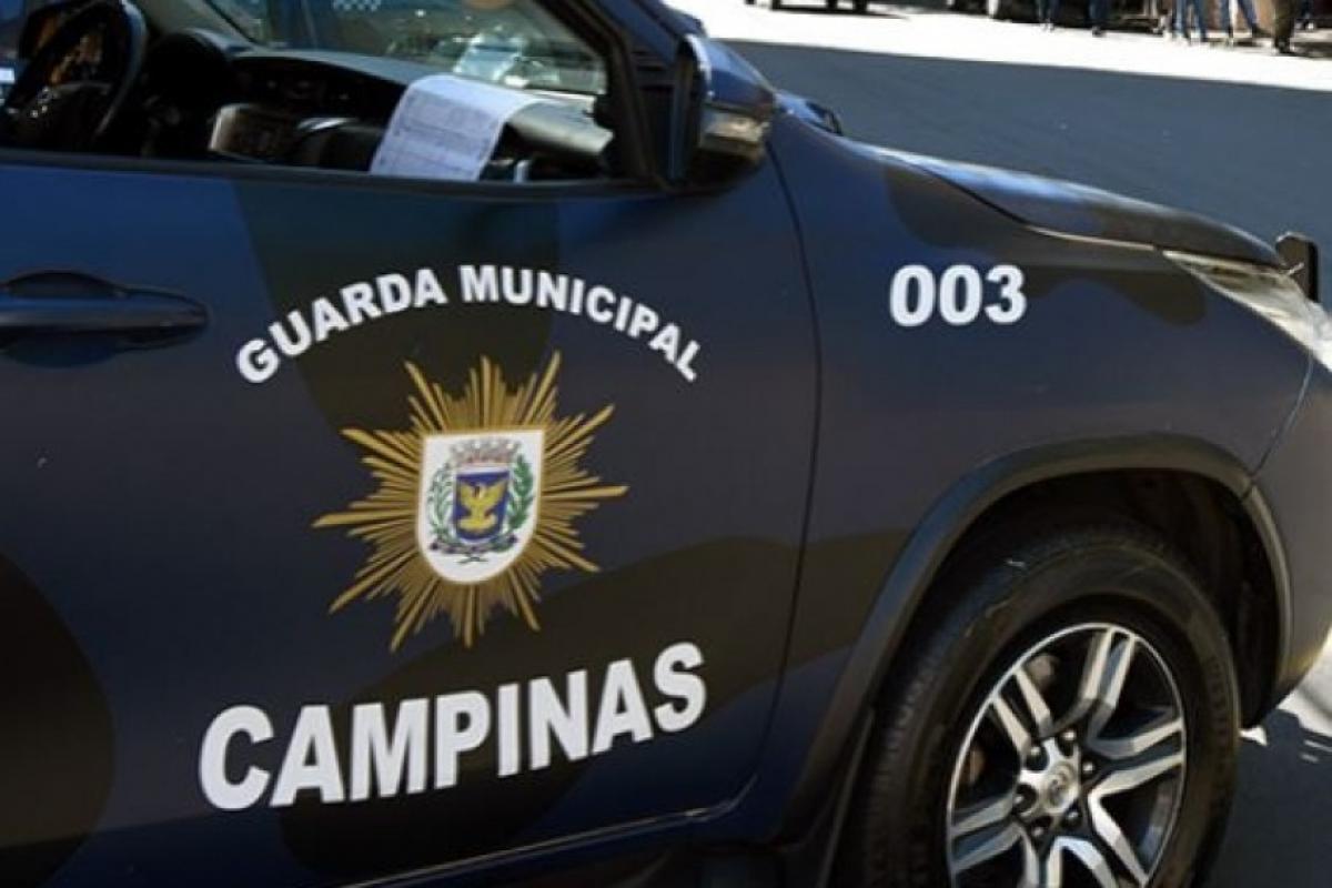 Vítima simulou ter ingerido os medicamentos fornecidos pelo agressor e aguardou ele sair para o trabalho para fugir. 