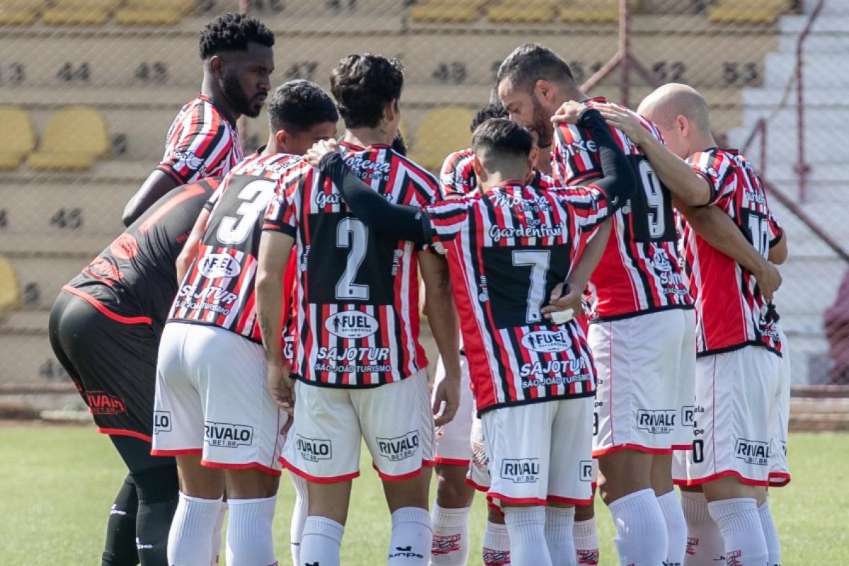 Galo chega a quatro pontos e ainda mira vaga na próxima fase
