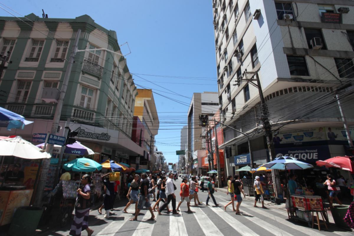 No início dos anos 2000, a população nacional crescia mais de 1% ao ano, segundo as estimativas revisadas em 2024.