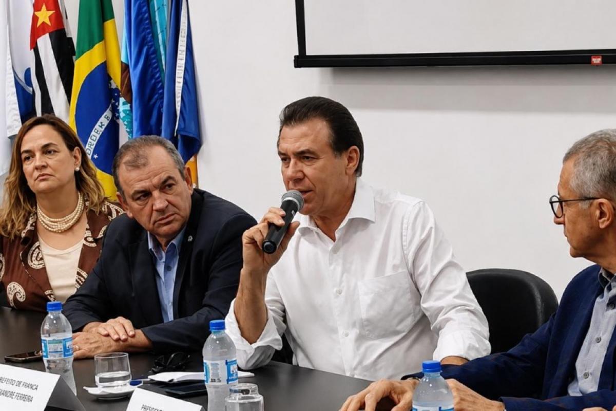 Luiz Marinho discursando durante encontro com o setor calçadista em Franca, nesta sexta-feira 