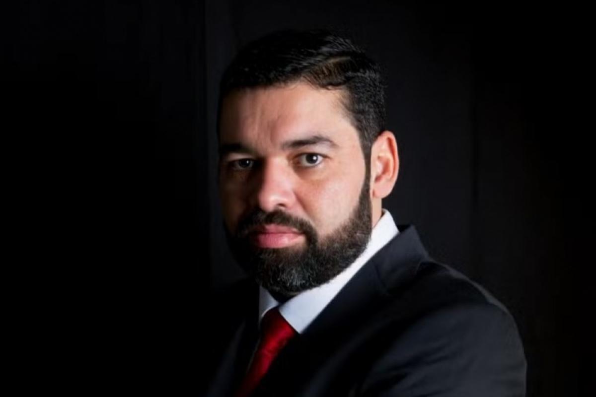 Polícia Civil analisa dados, imagens, vestígios e depoimentos para tentar esclarecer autoria e motivação do assassinato de Rafael Henrique Silva de Mello.