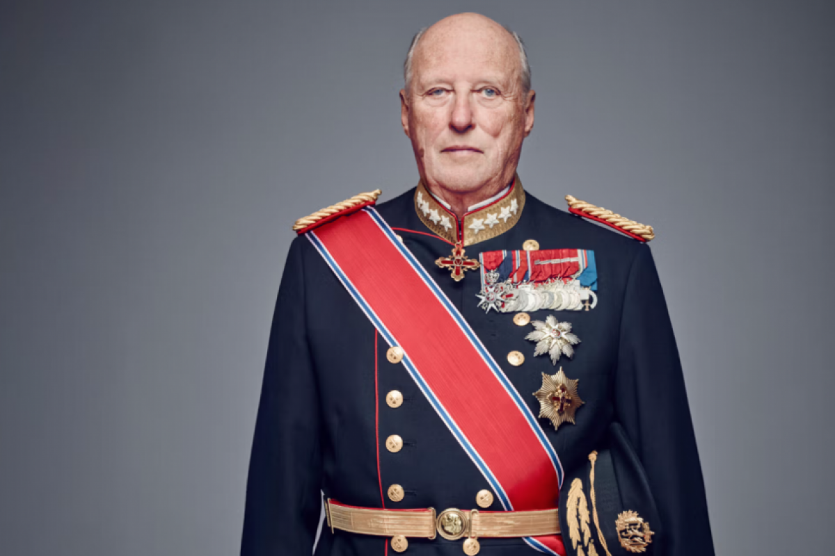 Harald ficou conhecido por modernizar a monarquia, defender maior transparência e romper tradições ao se casar com uma mulher que não pertencia à realeza.